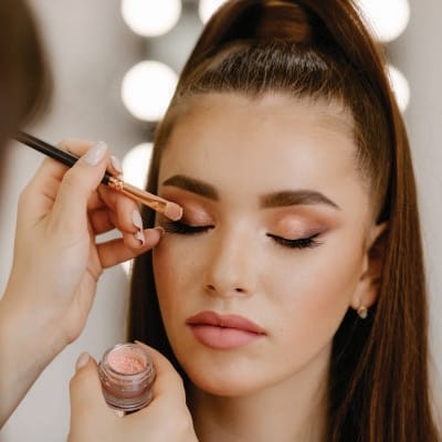 Maquillaje de noche para mujer