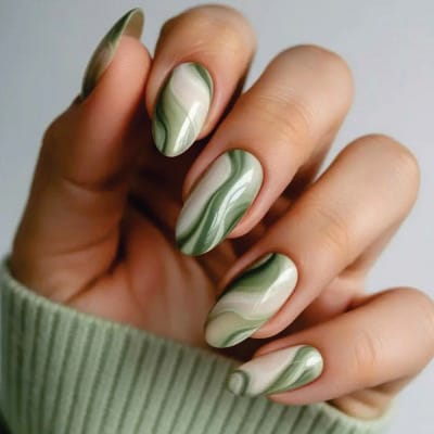 Manicura en gel de construcción realizada a domicilio